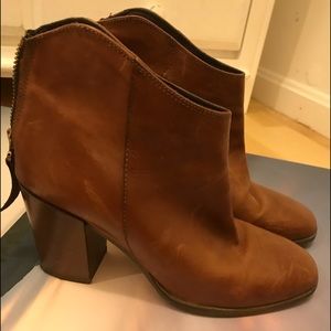 Clark - Lora Lana brown leather booties NWT